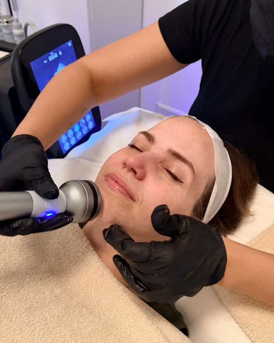 Soin radiofrequence visage chez Frada Skin Center Martigny
